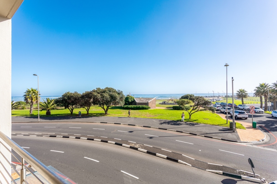 To Let 2 Bedroom Property for Rent in Mouille Point Western Cape